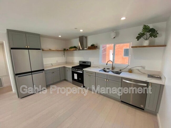 Photo - 2320 Fernleaf St