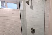 Studio Shower - 202 39th St Apartment Unit Studio B