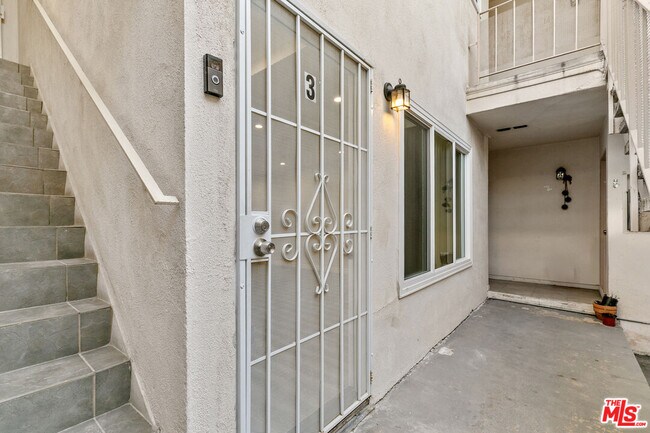 Photo - 330 E Dryden St Unit 3