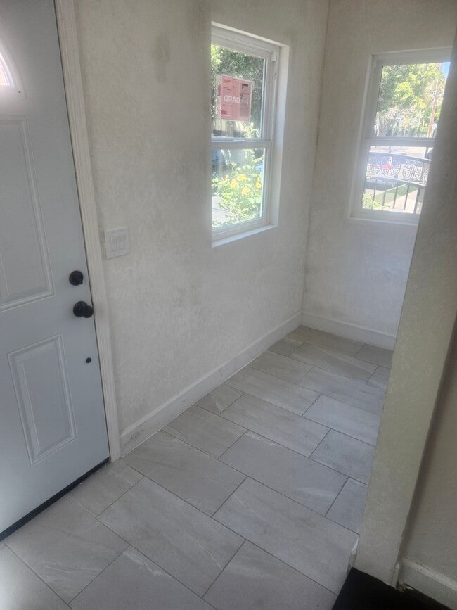 Photo - 7216 Waring Ave