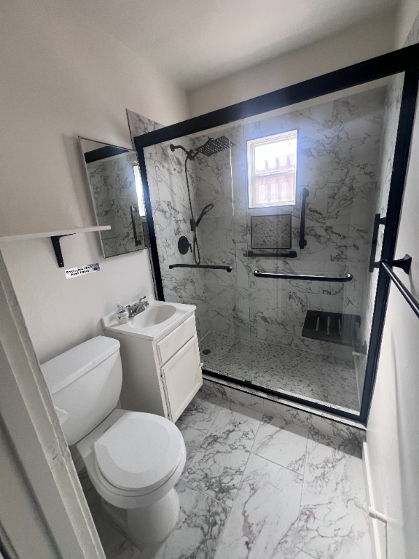 Photo - 800 E 82nd St