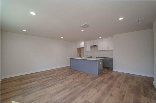 Photo - 326 E 73rd St Unit 73(328B)