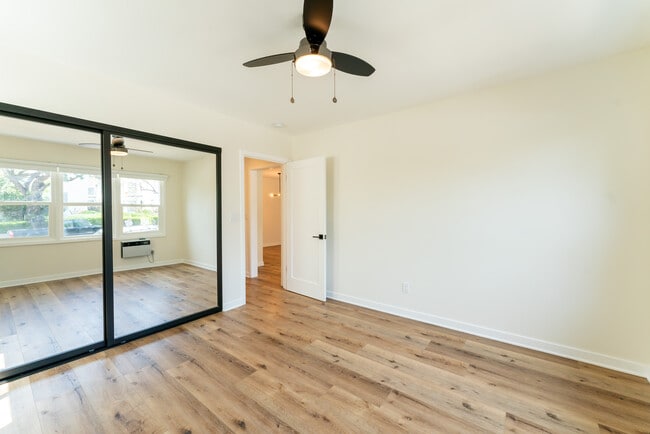 Photo - 1319 Havenhurst Dr