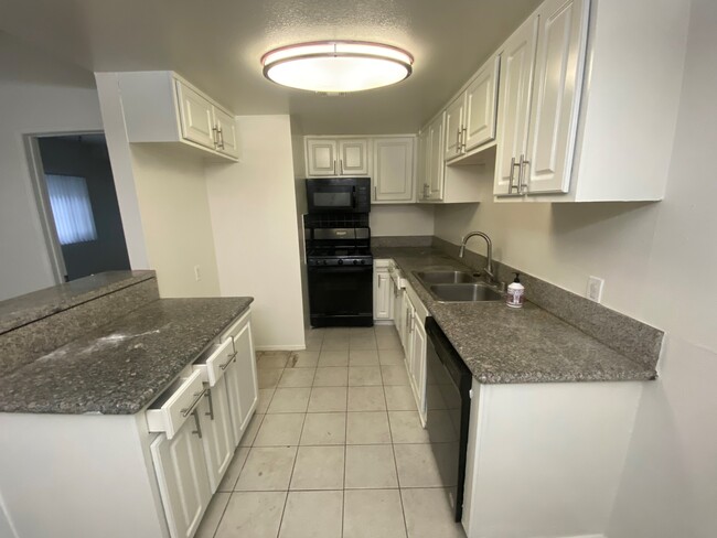 Building Photo - 420 S Occidental Blvd Rental