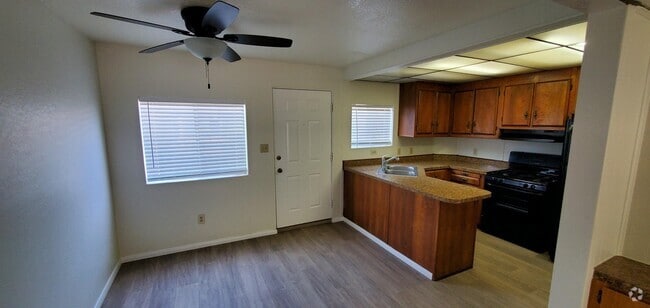 Building Photo - 40221 Harris Ln Rental
