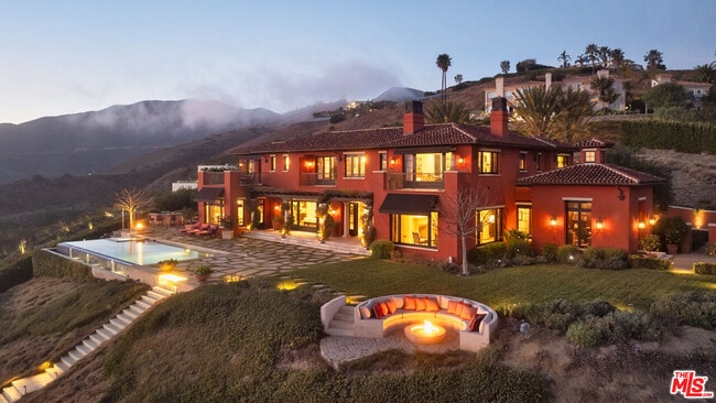 Photo - 6093 Murphy Way