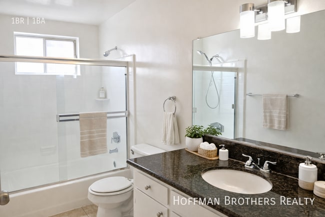 Photo - 1806 N Harvard Blvd Unit 3