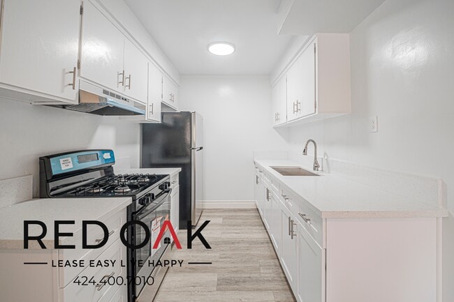 Photo - 2050 Rodney Dr Unit 7