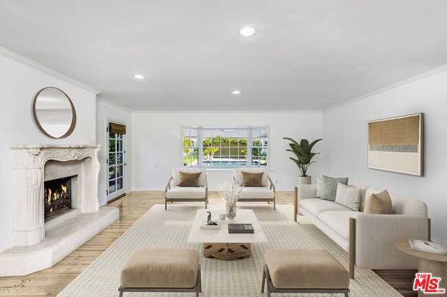 Photo - 606 N Camden Dr