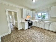 Photo - 702 E Burnett St