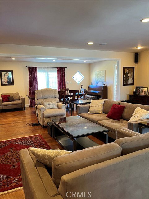 Photo - 23913 Friar St