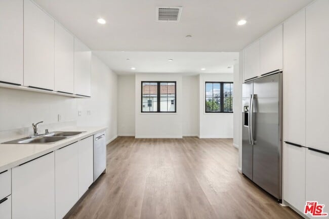 Photo - 951 S Wilton Pl Condo Unit 201