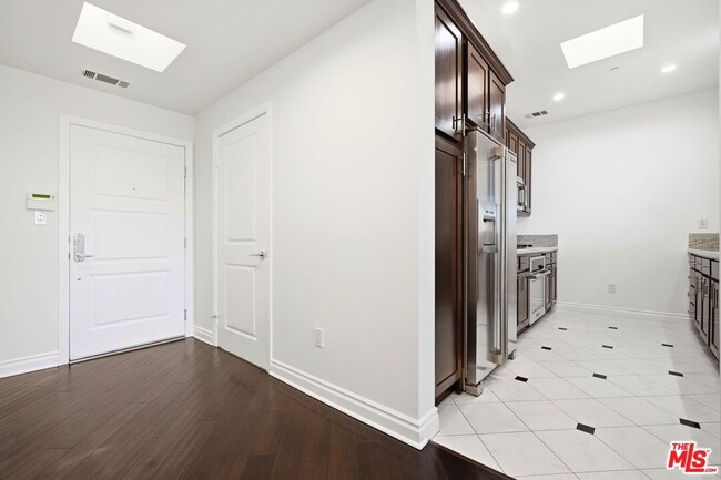 Photo - 4424 Whitsett Ave Unit 309