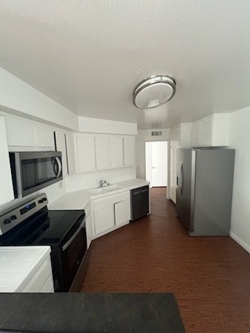Building Photo - 17440 Burbank Blvd