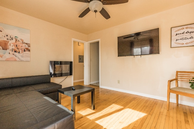 Photo - 4122 Gamma St