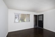 Photo - Talmadge Pacific Apartments