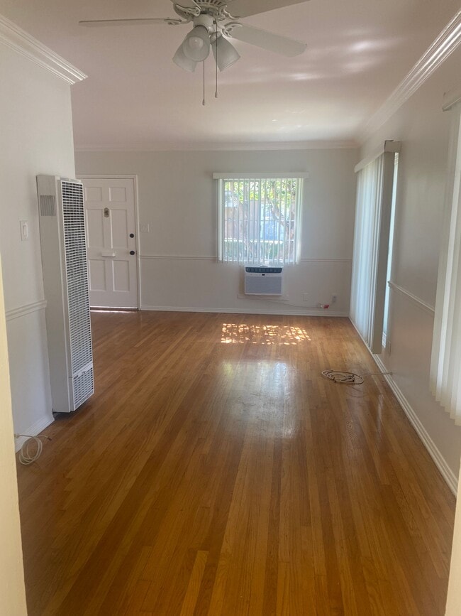 Photo - 150 N Pass Ave