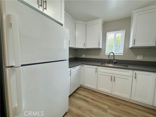 Photo - 7631 Ellis Ave Unit B