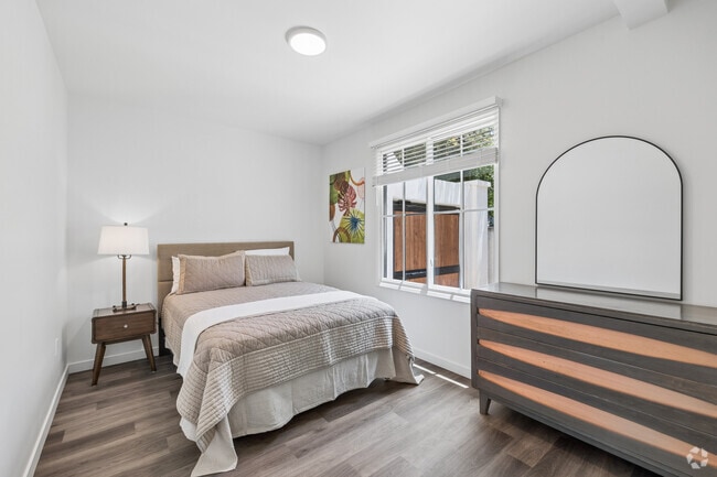 2BR, 2BA - 803SF - Primary Bedroom - El Jardin