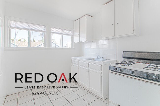 Photo - 909 1/4 S Kenmore Ave Unit 909 1/4