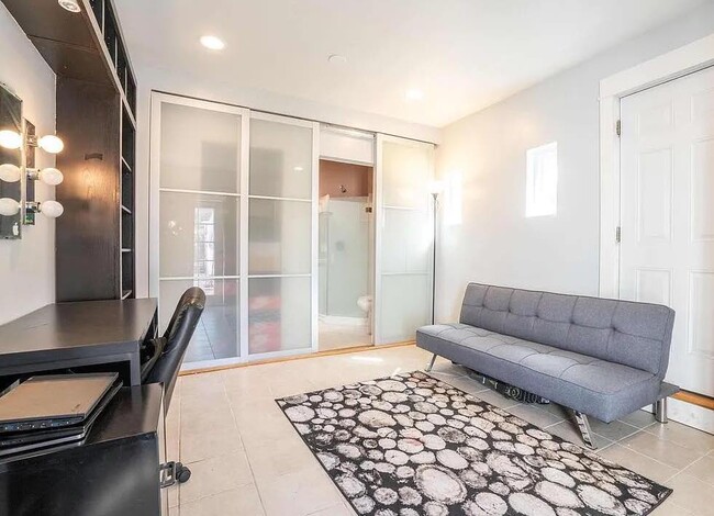 Photo - 17507 Emelita St House Unit Studio