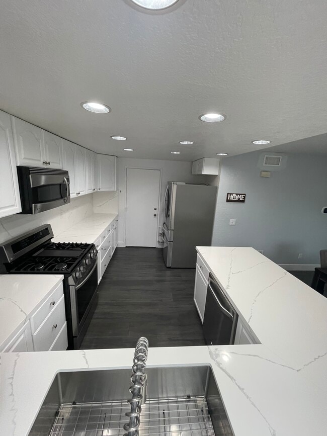 Photo - 726 W Wilson St Unit F