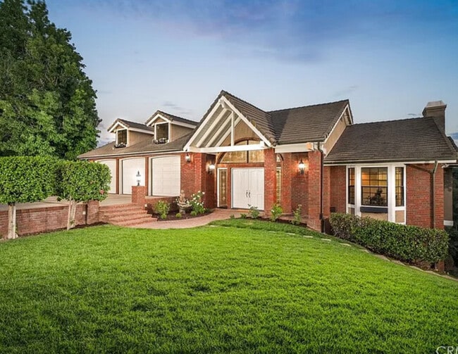 Building Photo - 1187 Edinburgh Rd