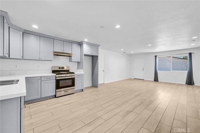 Photo - 9321 Sage Ave