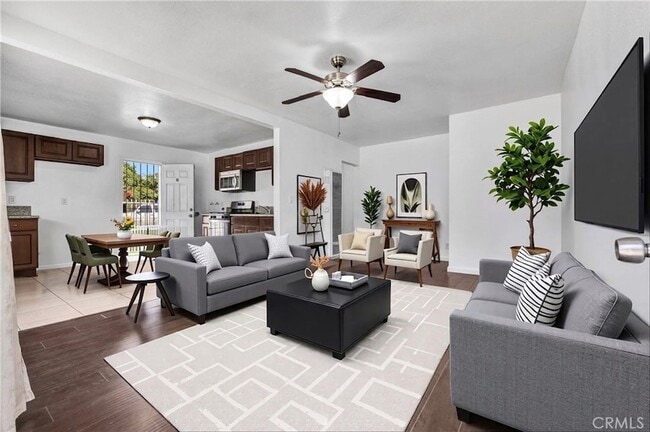 Photo - 1401 E 118th St Townhome