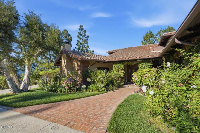 Photo - 290 St Katherine Dr