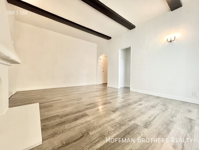 Photo - 1801 N Kingsley Dr Unit 104