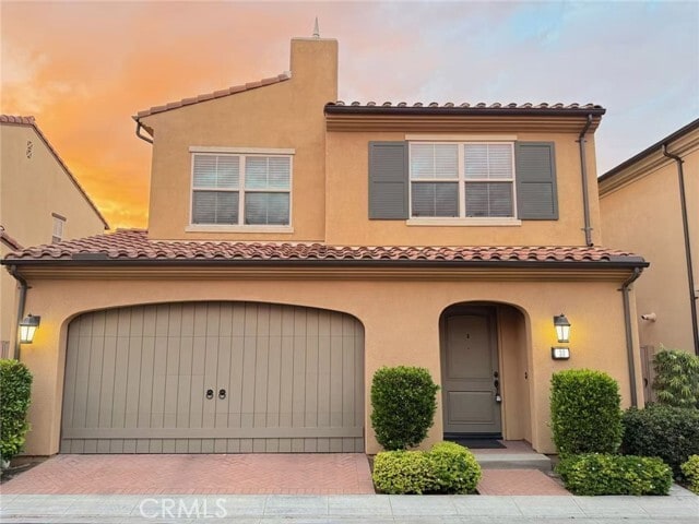 Building Photo - 30 Diamond