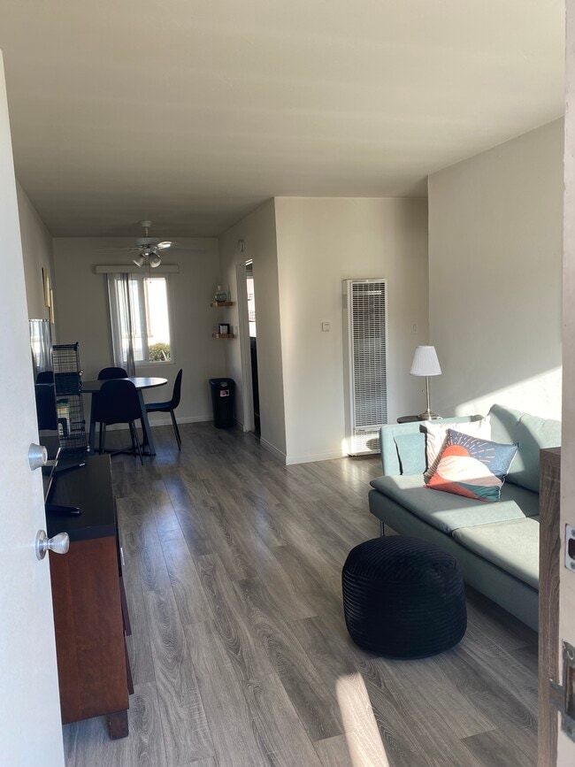 Photo - 926 Chalcedony St