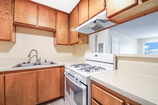 Photo - 1070 Loma Ave Unit #305