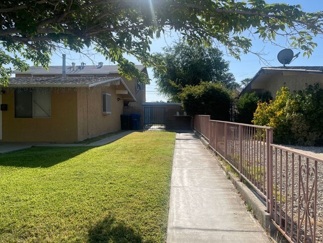 Building Photo - West Lancaster 1 Bedroom ! Unit 45442