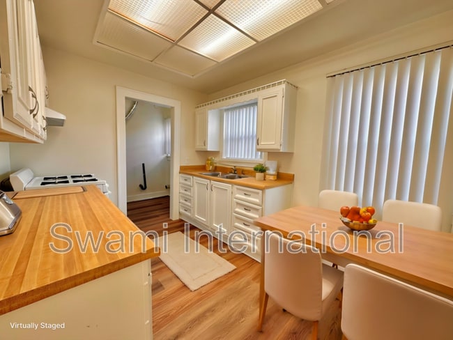 Photo - 2423 248th St
