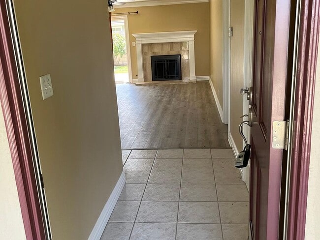 Photo - 4600 Guava Avenue