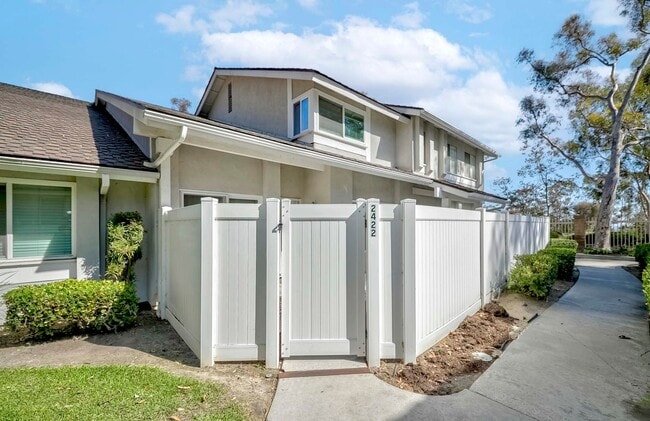 Building Photo - 2422 Coventry Cir