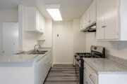 1BR, 1BA - 685SF - Kitchen - Village Meadows Apartments