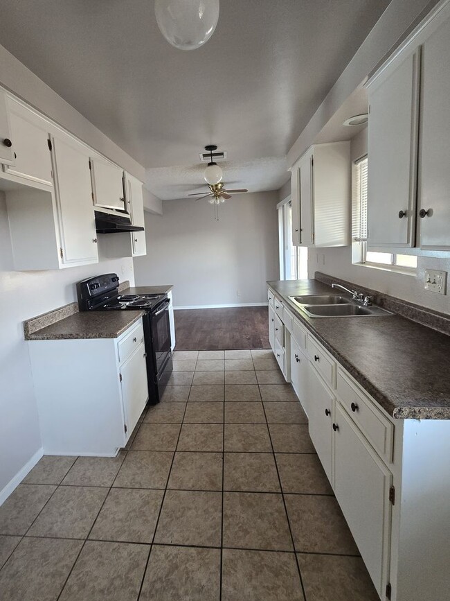 Photo - Holte &amp; Associates-Briarwood Ave Unit 41895