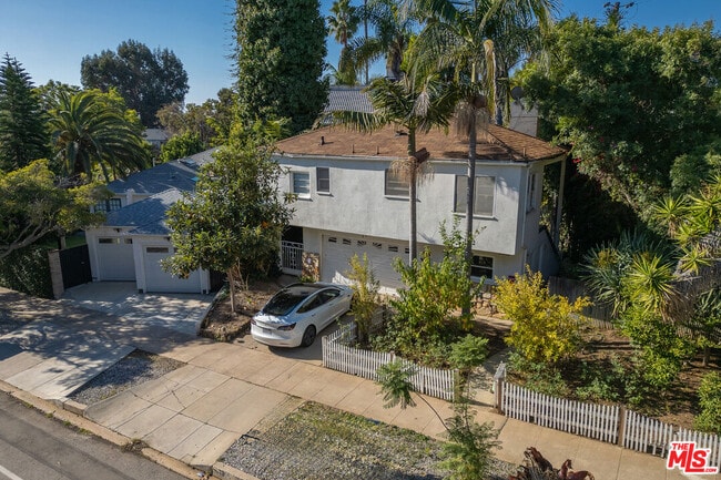Photo - 119 S Bundy Dr