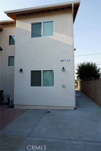 Photo - 16071 La Monde St House