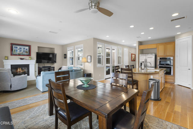 Photo - 1423 Caspian Way