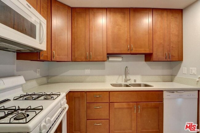 Photo - 1275 Seacliff Ct Unit 5