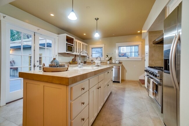 Photo - 3131 E Corto Pl