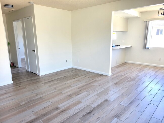 Building Photo - 16661 Blanton Ln Unit B