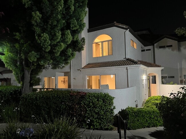 Building Photo - 13133 Le Parc Rental