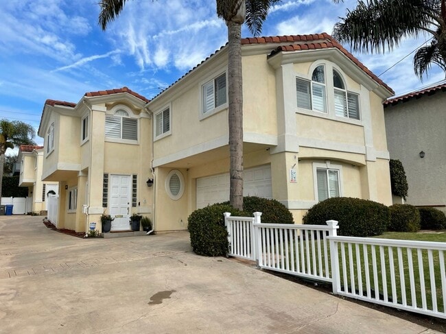 Beautiful Detached 4 bedroom, 2.5 Bath Tow... - Beautiful Detached 4 bedroom, 2.5 Bath Tow... House