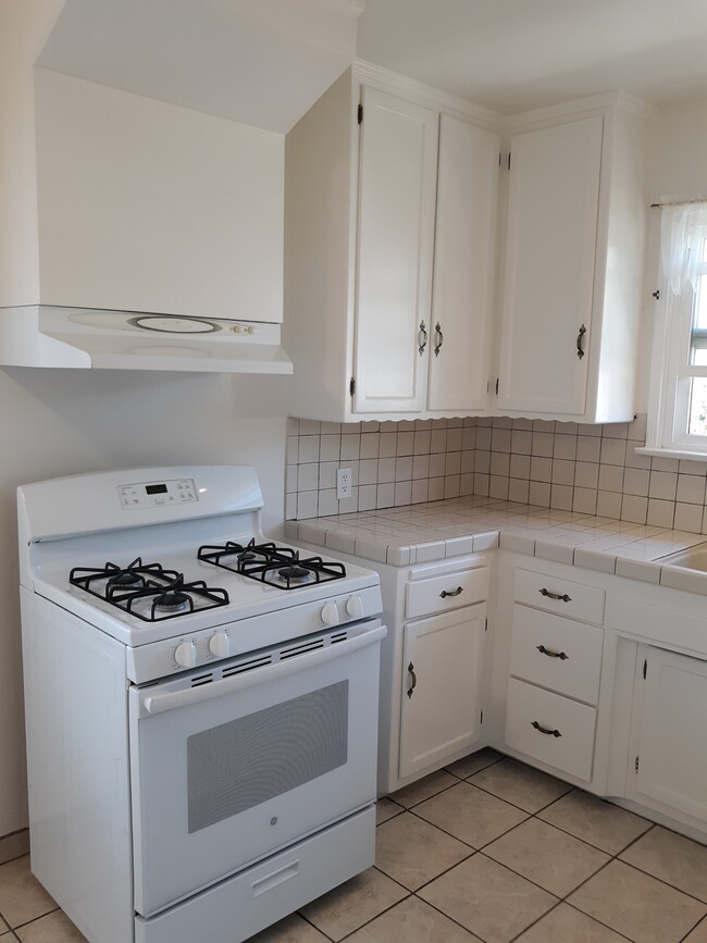 Building Photo - 5592 Kinston Ave Unit 5592