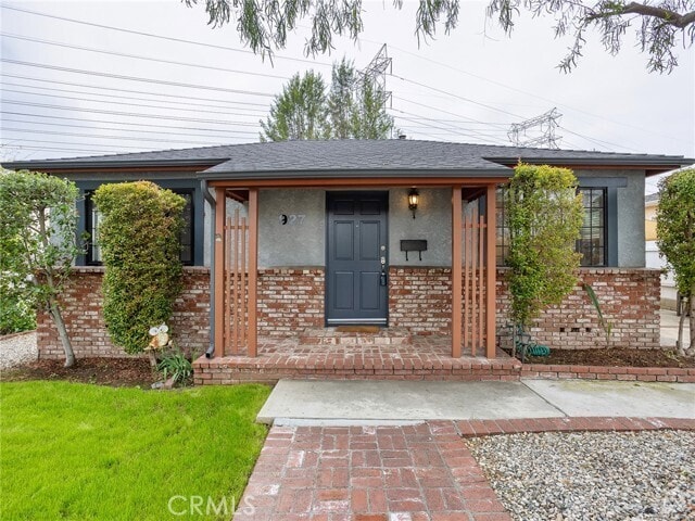 Building Photo - 927 N Screenland Dr Rental